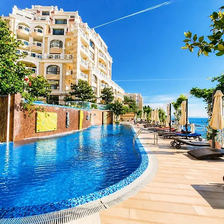 Rosa Rogosa Apartment